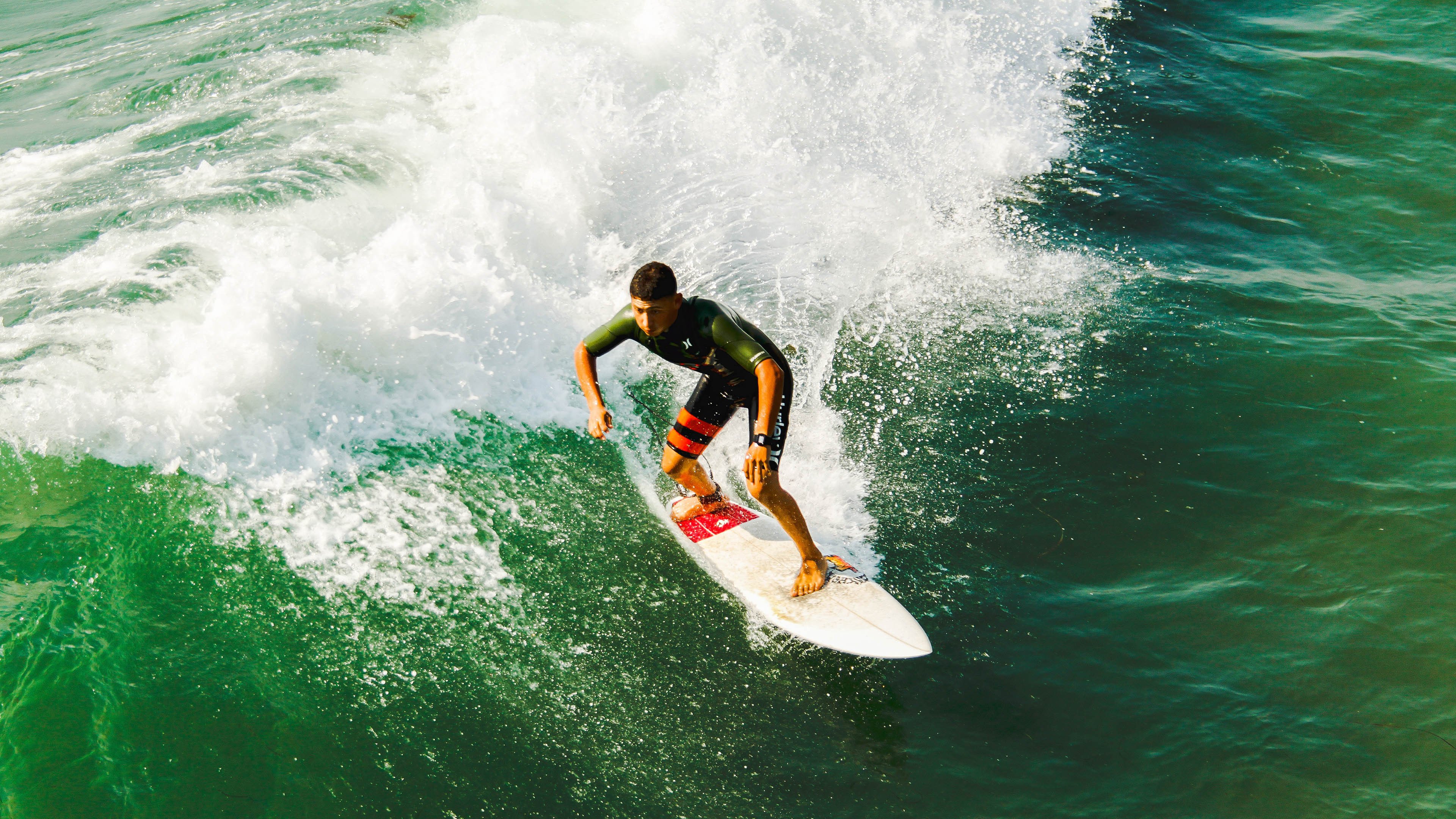 开云体育官网入口-“策略高手：幕后布控的智谋比拼”
